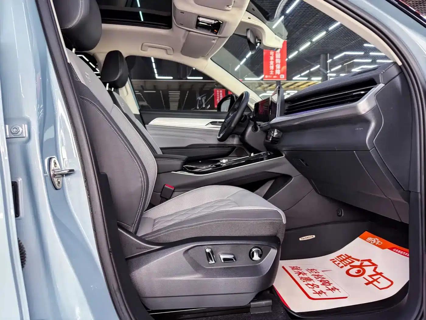 2023 Range Rover 380TSI AWD R-Line First Edition — миниатюра 7