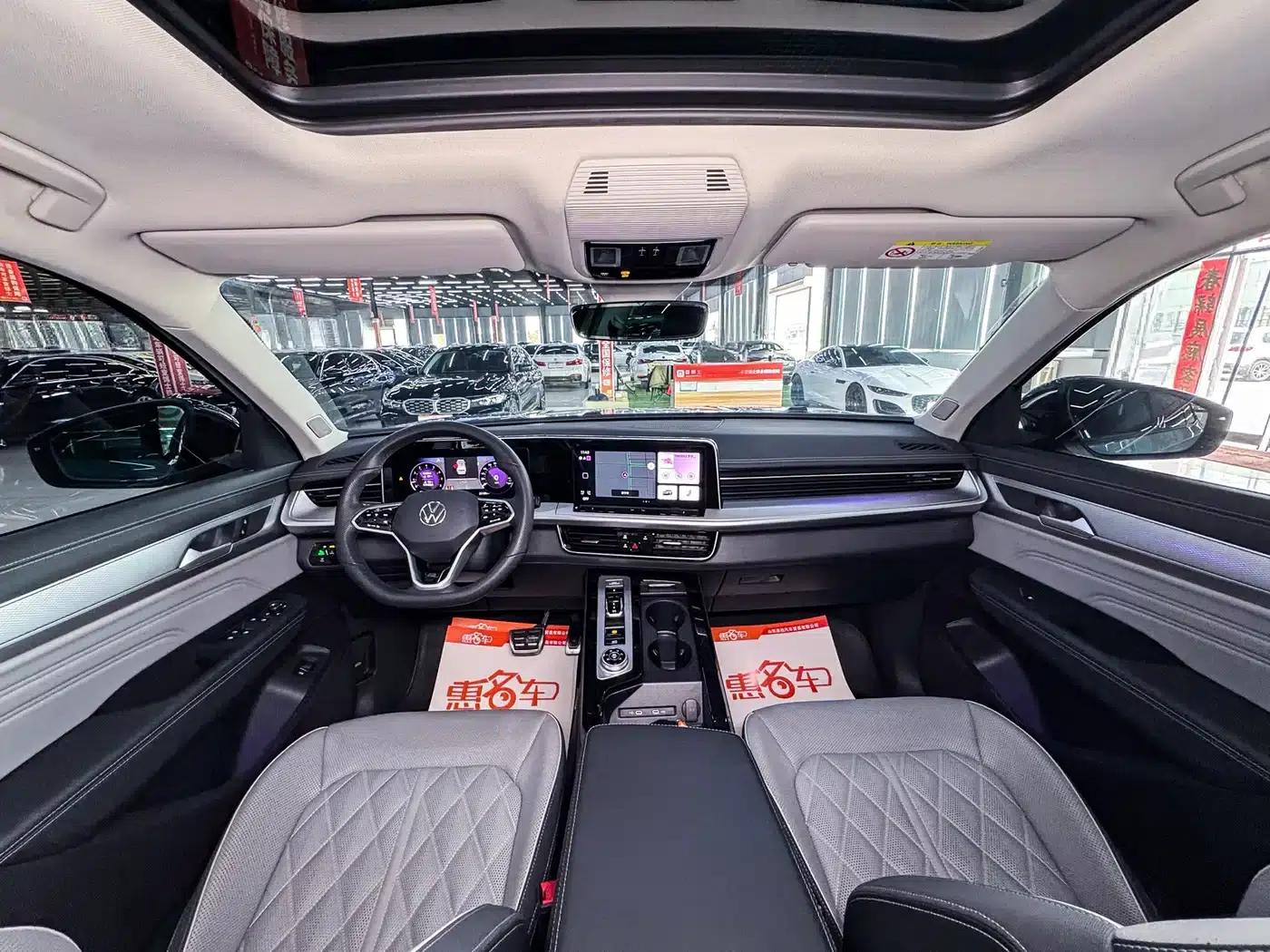 2023 Range Rover 380TSI AWD R-Line First Edition — миниатюра 9