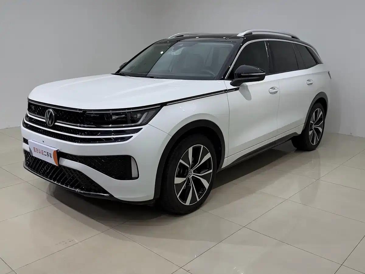 2023 Range Rover 380TSI AWD R-Line Touring Edition — миниатюра 1