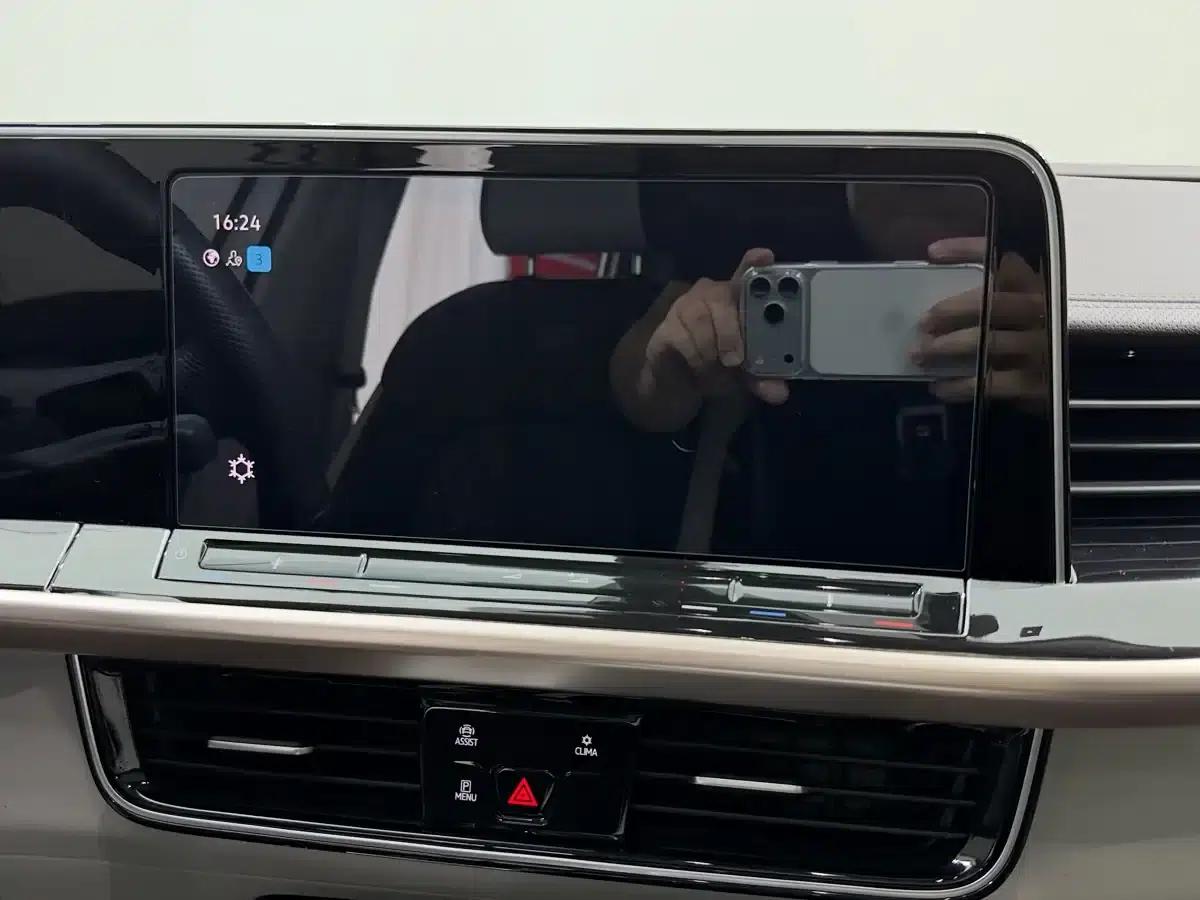 2023 Range Rover 380TSI AWD R-Line Touring Edition — миниатюра 13