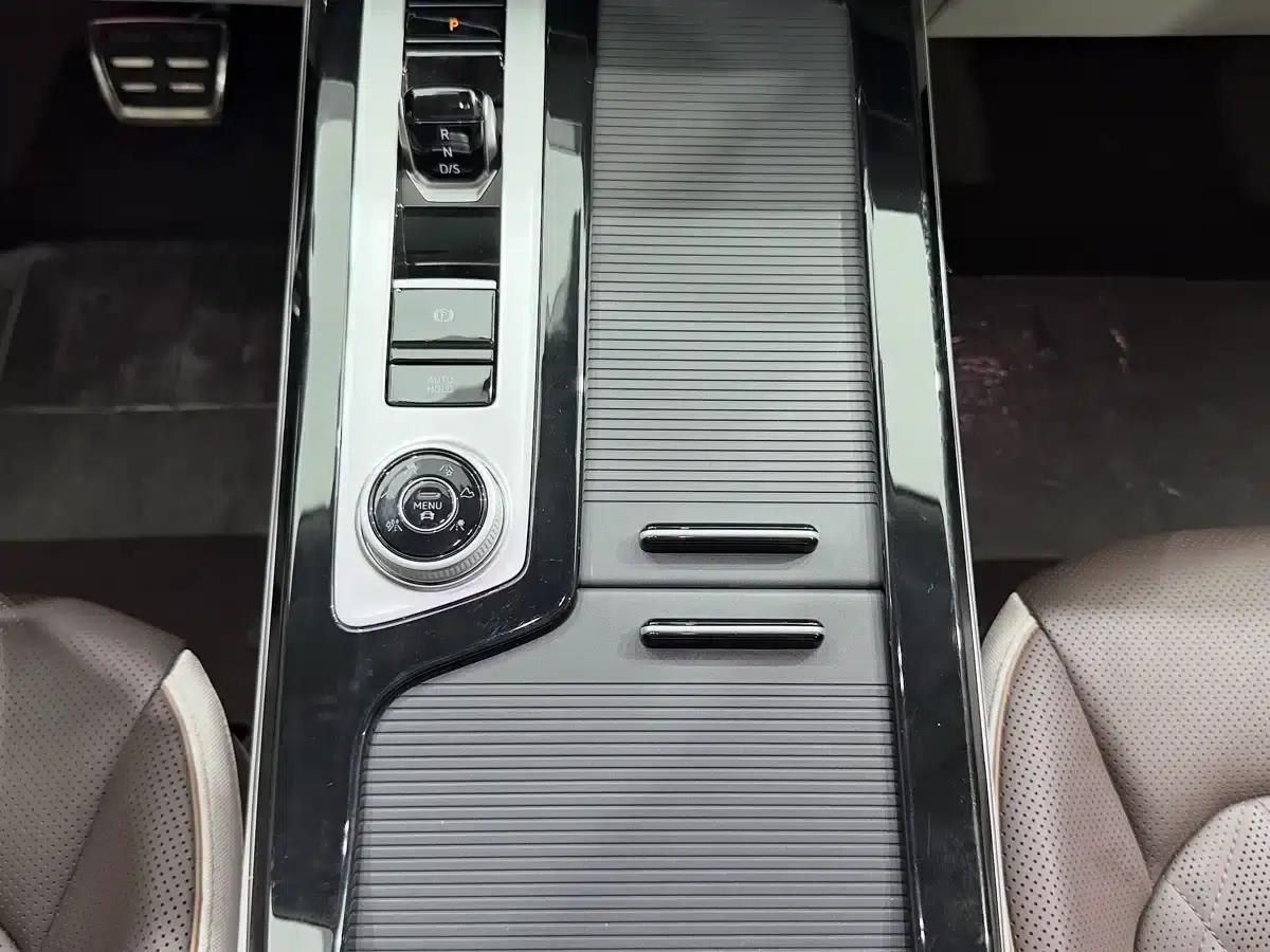 2023 Range Rover 380TSI AWD R-Line Touring Edition — миниатюра 14