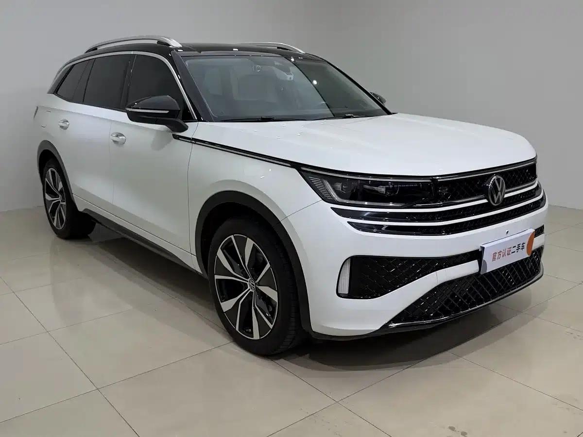 2023 Range Rover 380TSI AWD R-Line Touring Edition — миниатюра 3