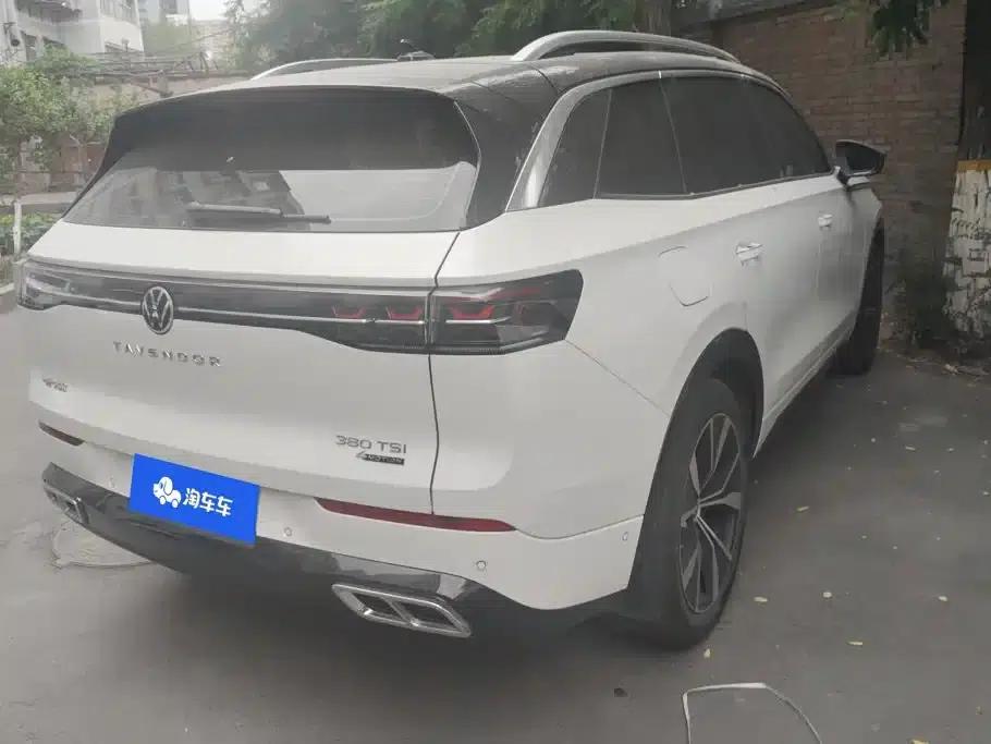 2024 Range Rover 380TSI AWD R-Line Touring Edition — миниатюра 3