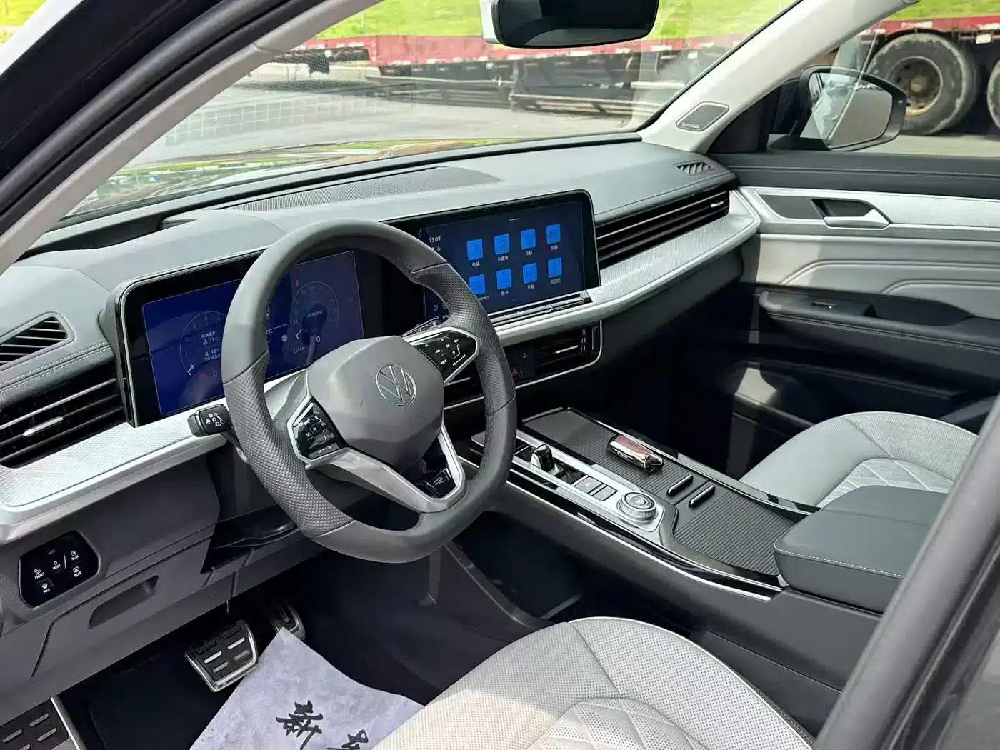 2024 Range Rover 380TSI AWD R-Line Cruiser — миниатюра 4