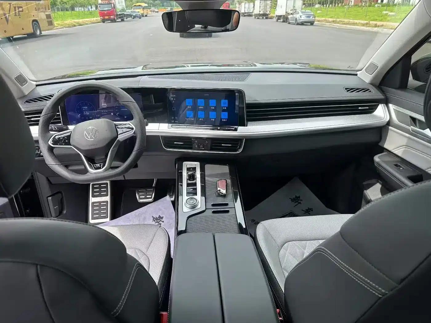 2024 Range Rover 380TSI AWD R-Line Cruiser — миниатюра 6