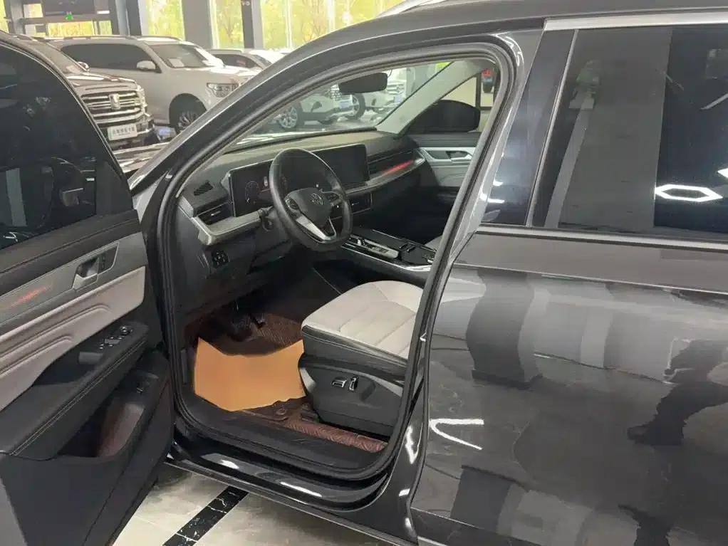 2023 Range Rover 330TSI Luxury Cruiser Edition — миниатюра 11
