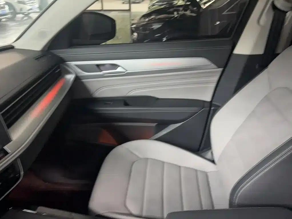 2023 Range Rover 330TSI Luxury Cruiser Edition — миниатюра 17