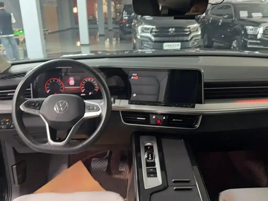 2023 Range Rover 330TSI Luxury Cruiser Edition — миниатюра 4