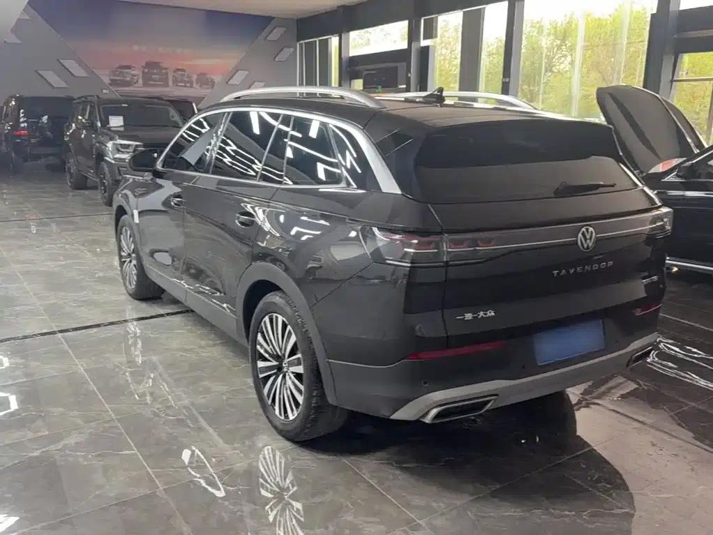 2023 Range Rover 330TSI Luxury Cruiser Edition — миниатюра 10