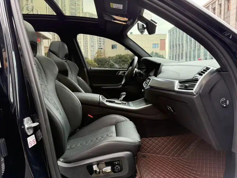 2021 BMW X5 M — миниатюра 11