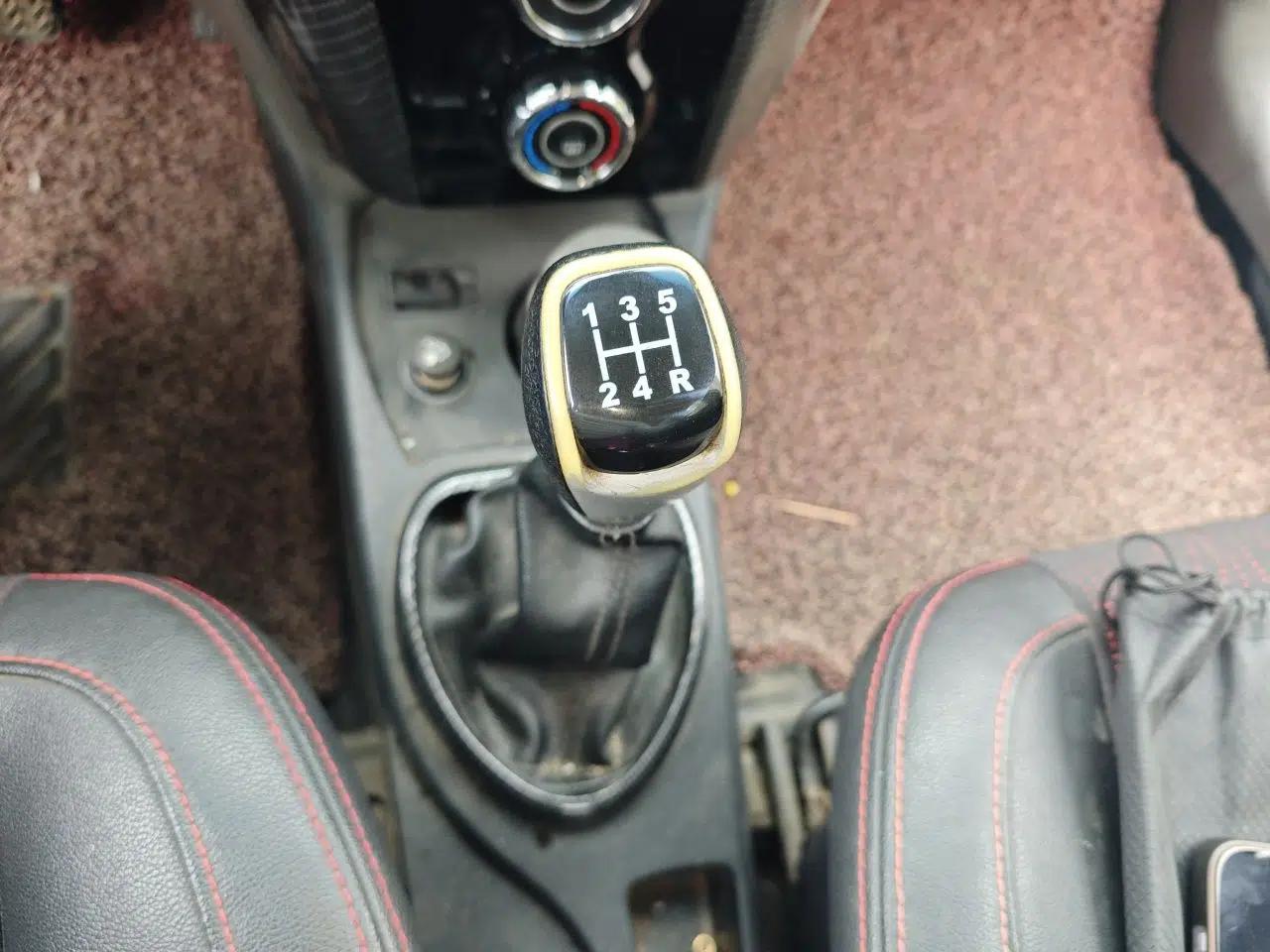 Jinbei Zhishang S30 2014 1.5L Manual Elite Model — миниатюра 14