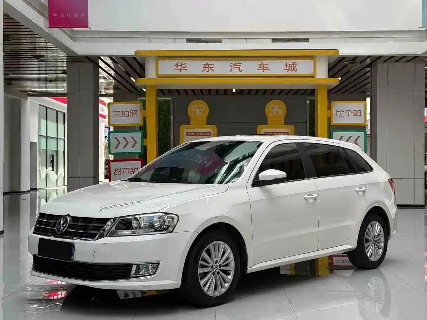 Lavida Gran Turismo 2013 1.6L Automatic Comfort Model — миниатюра 1
