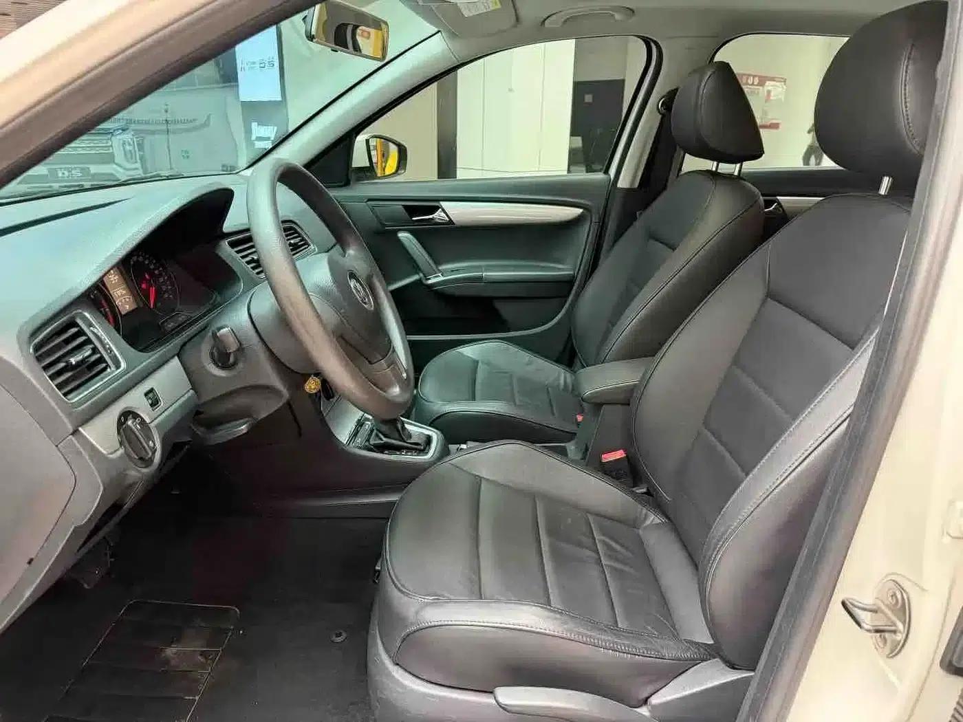 Lavida Gran Turismo 2013 1.6L Automatic Comfort Model — миниатюра 8