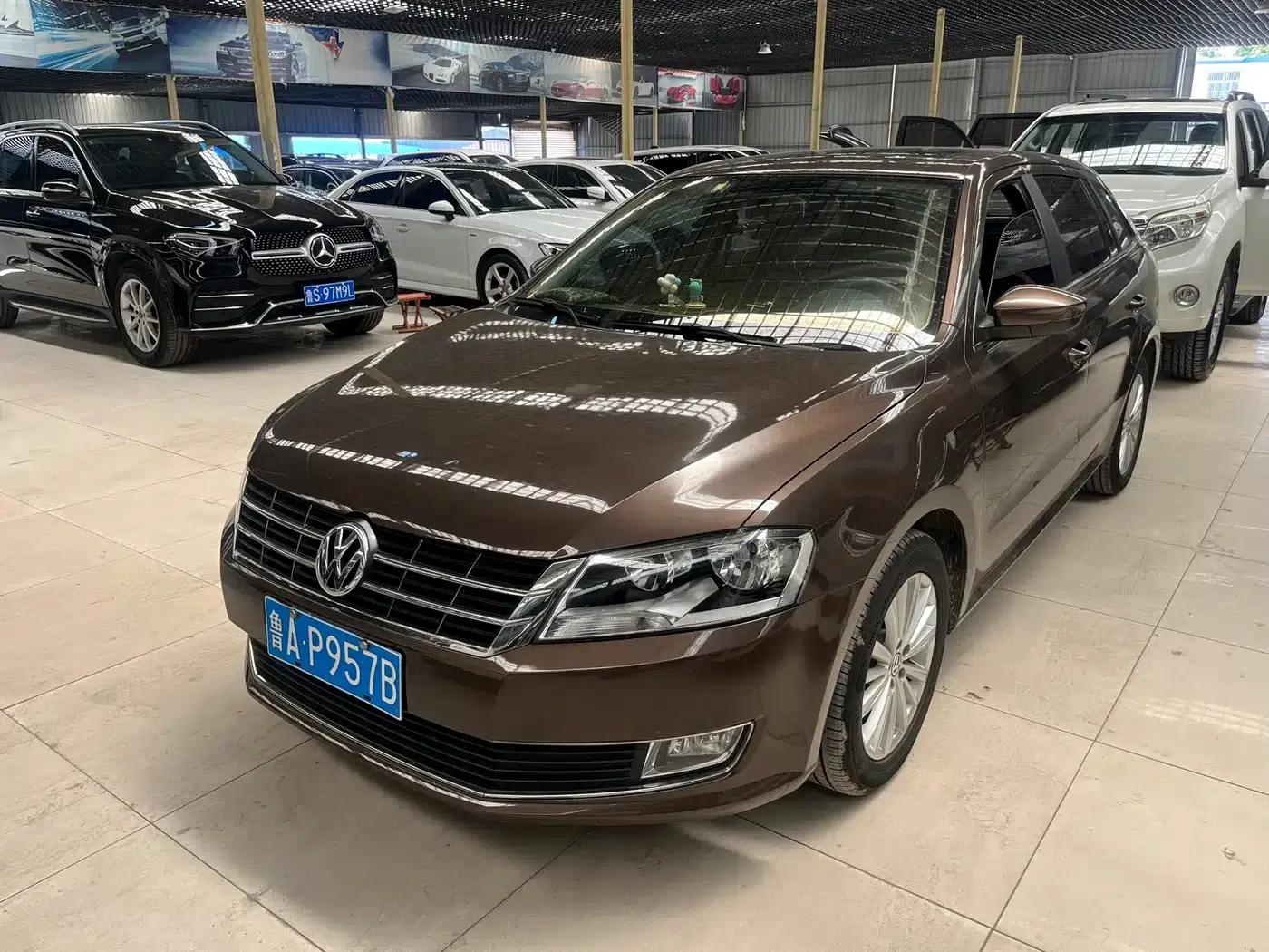 Lavida Gran Turismo 2013 1.6L Automatic Comfort Model — миниатюра 1