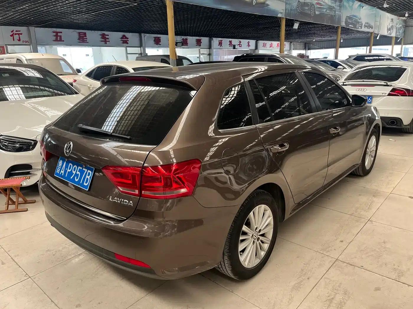 Lavida Gran Turismo 2013 1.6L Automatic Comfort Model — миниатюра 6
