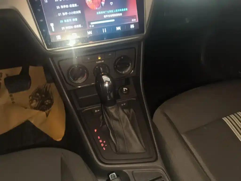 Lavida Gran Turismo 2015 1.6L Automatic Fashion Edition — миниатюра 14