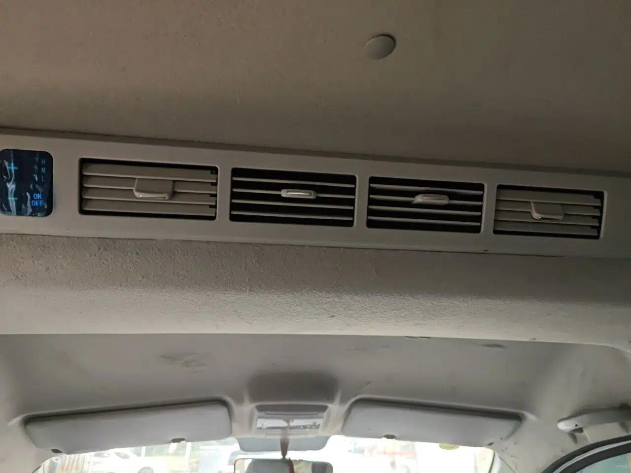 Jinbei Gold Hiace 2021 1.5L Passenger Van Travel Lion 6-Seater — миниатюра 18