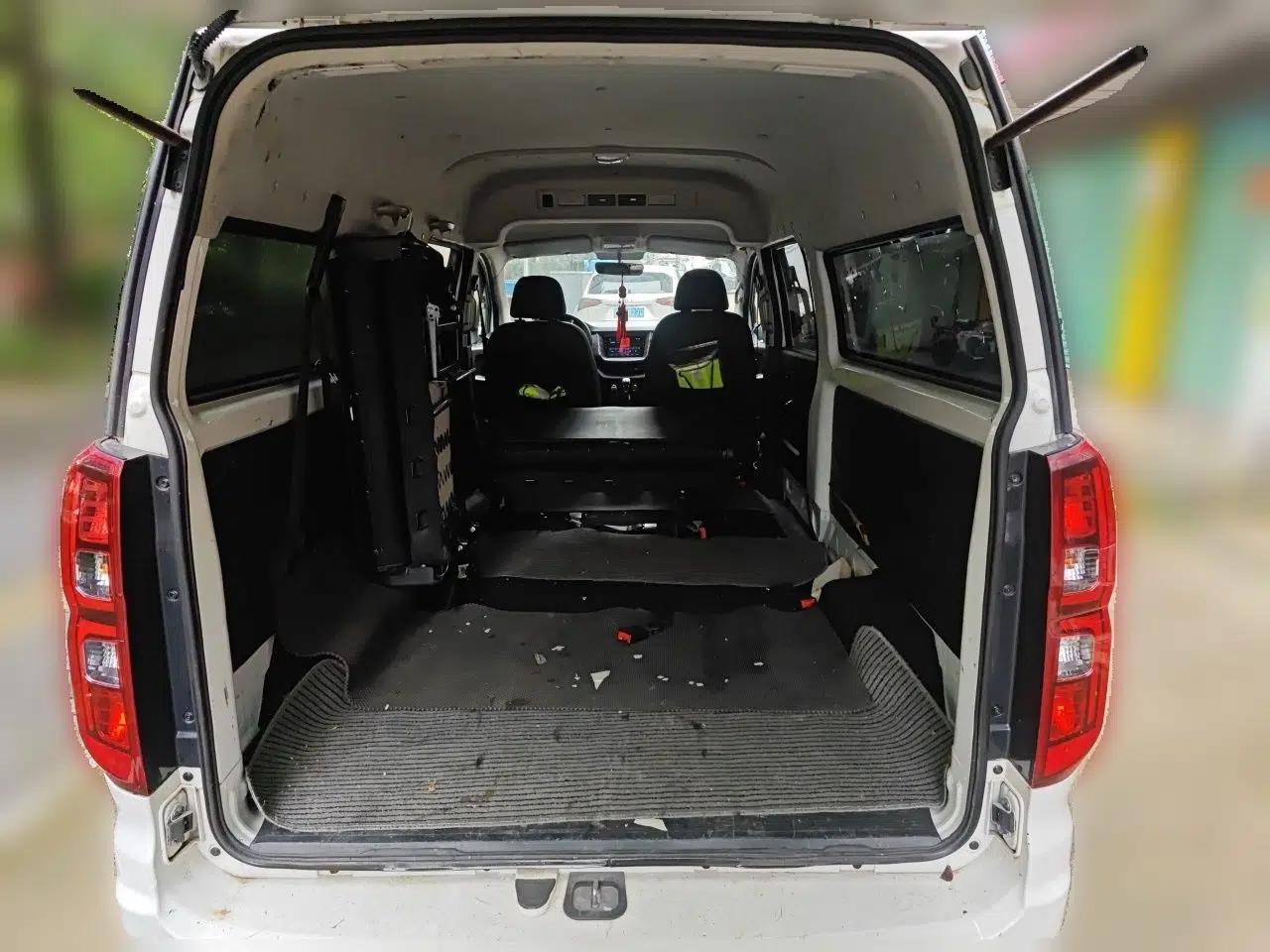 Jinbei Gold Hiace 2021 1.5L Passenger Van Travel Lion 6-Seater — миниатюра 19