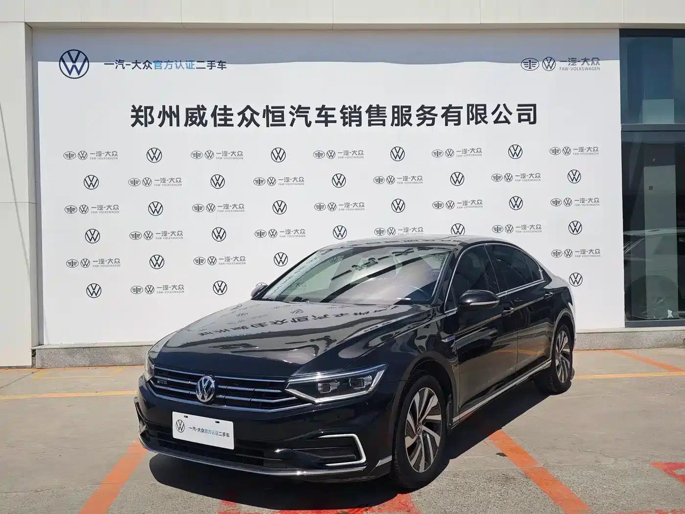 2022 Volkswagen Passat PHEV GTE Luxury Edition — миниатюра 1