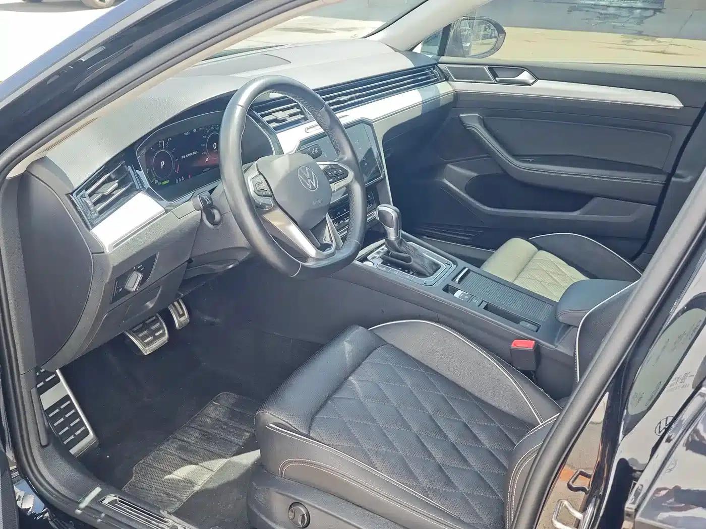 2022 Volkswagen Passat PHEV GTE Luxury Edition — миниатюра 11