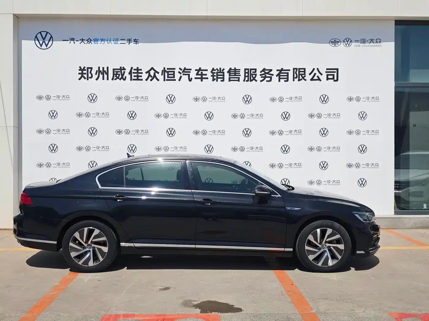 2022 Volkswagen Passat PHEV GTE Luxury Edition — миниатюра 8