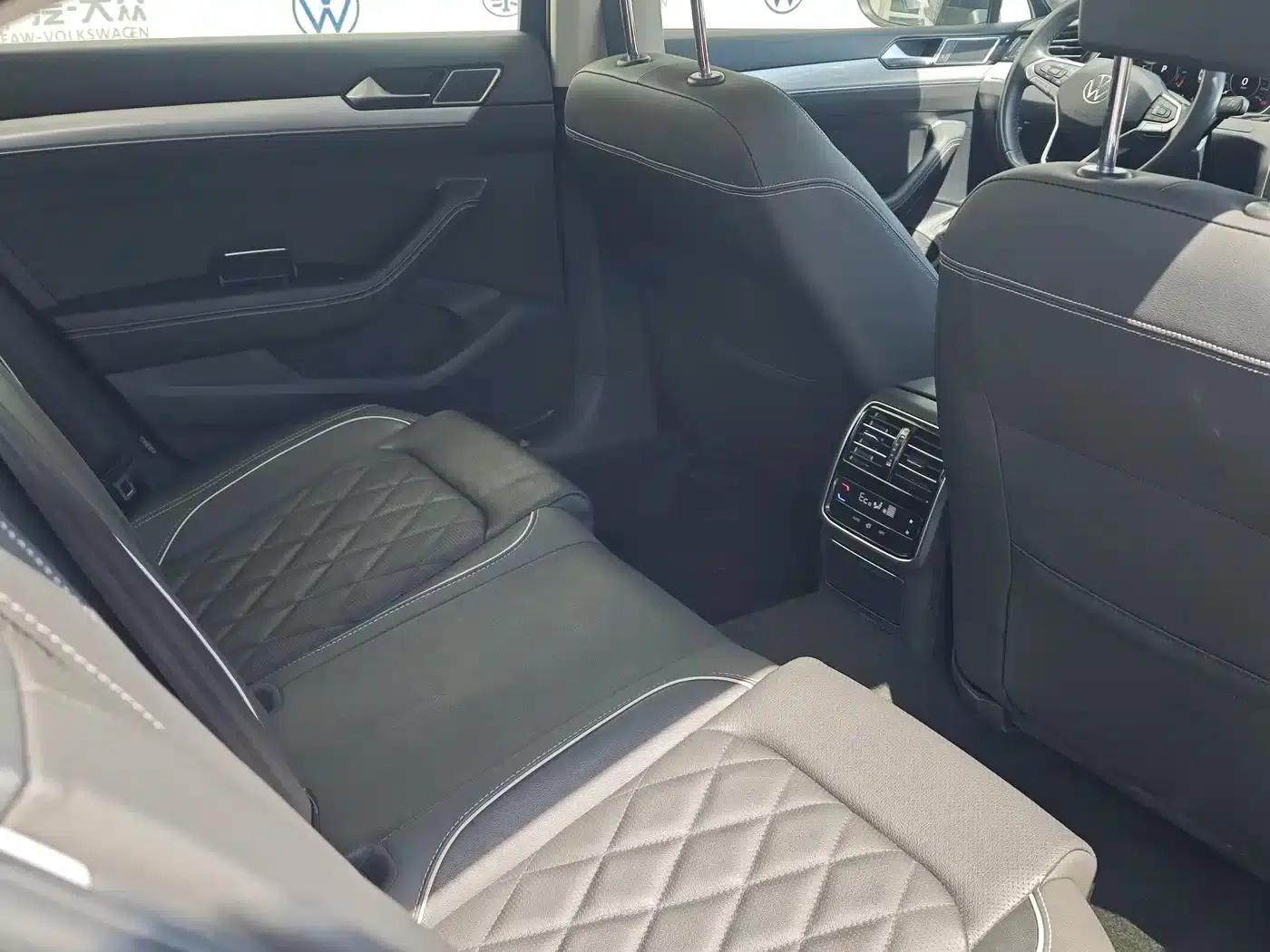 2022 Volkswagen Passat PHEV GTE Luxury Edition — миниатюра 9