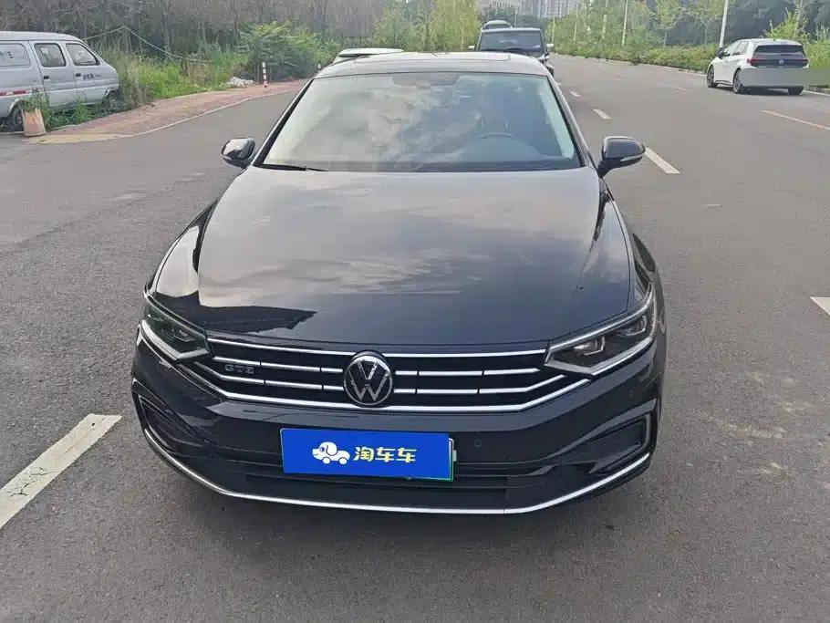 2020 Volkswagen Passat PHEV GTE Luxury Edition — миниатюра 2
