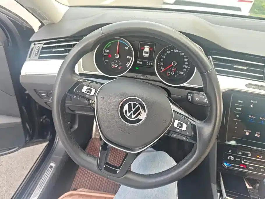 2020 Volkswagen Passat PHEV GTE Luxury Edition — миниатюра 15