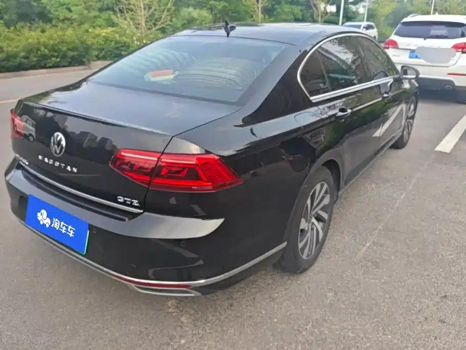 2020 Volkswagen Passat PHEV GTE Luxury Edition — миниатюра 3