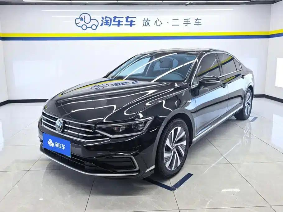 2022 Volkswagen Passat PHEV GTE Luxury Edition — миниатюра 1