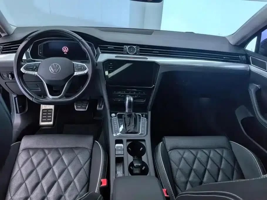 2022 Volkswagen Passat PHEV GTE Luxury Edition — миниатюра 12