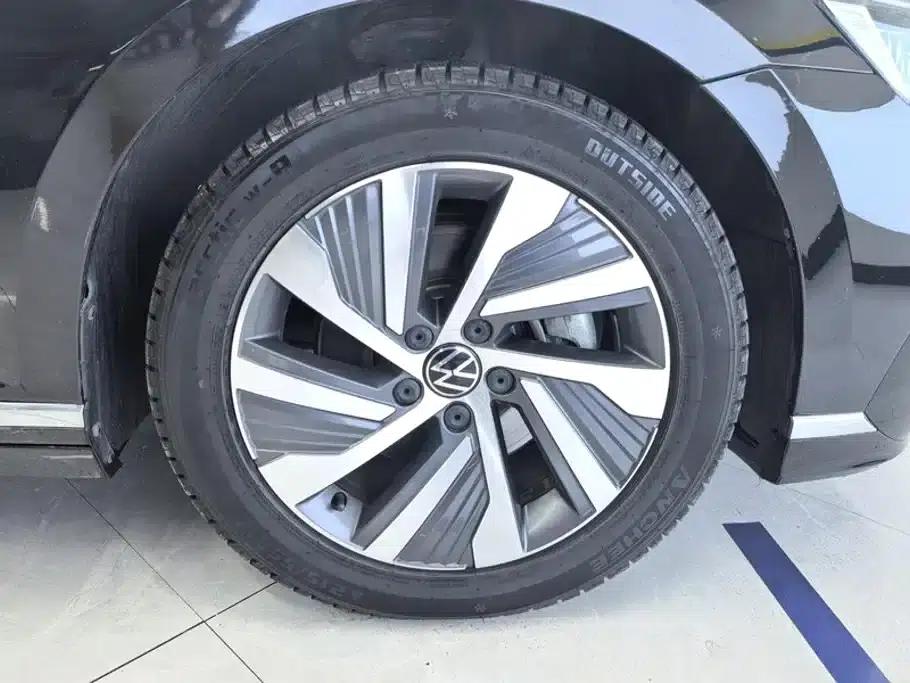 2022 Volkswagen Passat PHEV GTE Luxury Edition — миниатюра 6