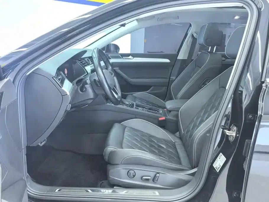 2022 Volkswagen Passat PHEV GTE Luxury Edition — миниатюра 9