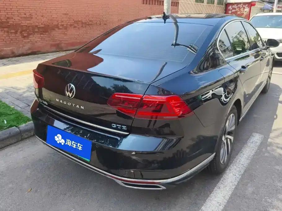 2022 Volkswagen Passat PHEV GTE Luxury Edition — миниатюра 3