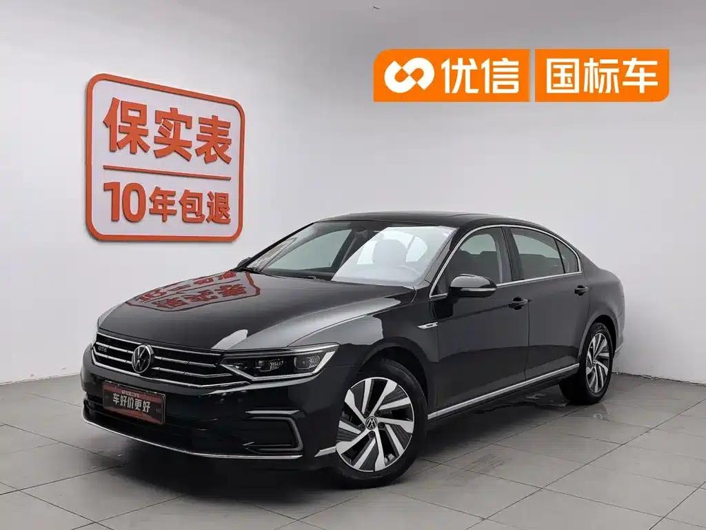 2022 Volkswagen Passat PHEV GTE Luxury Edition — миниатюра 1