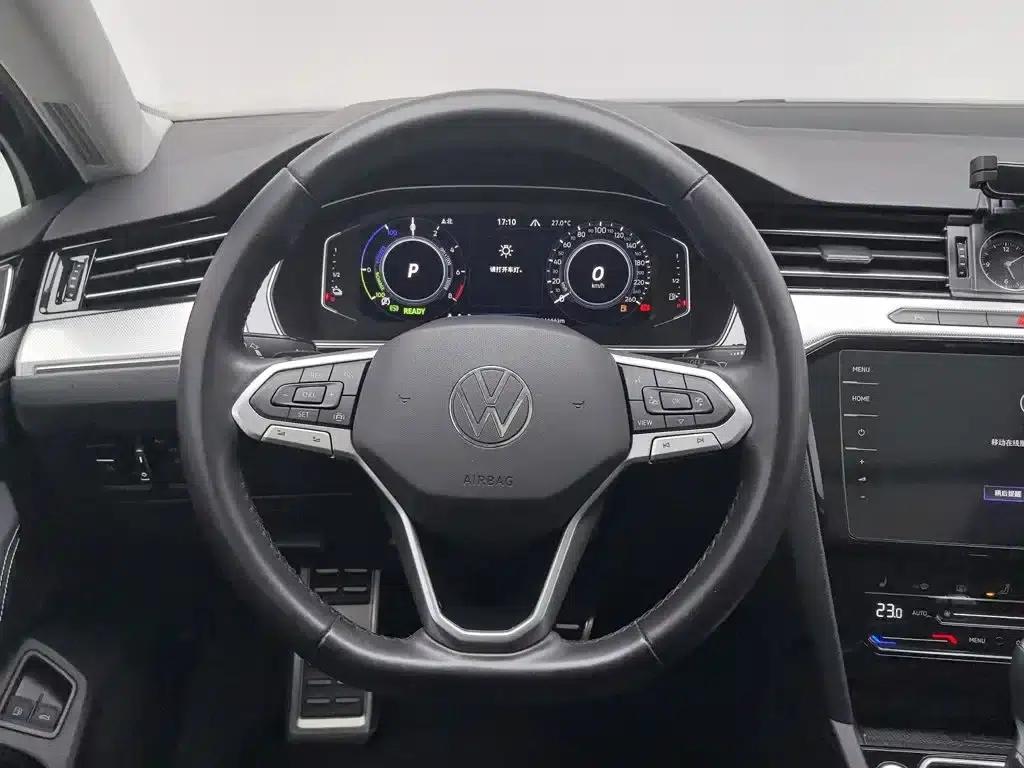 2022 Volkswagen Passat PHEV GTE Luxury Edition — миниатюра 11