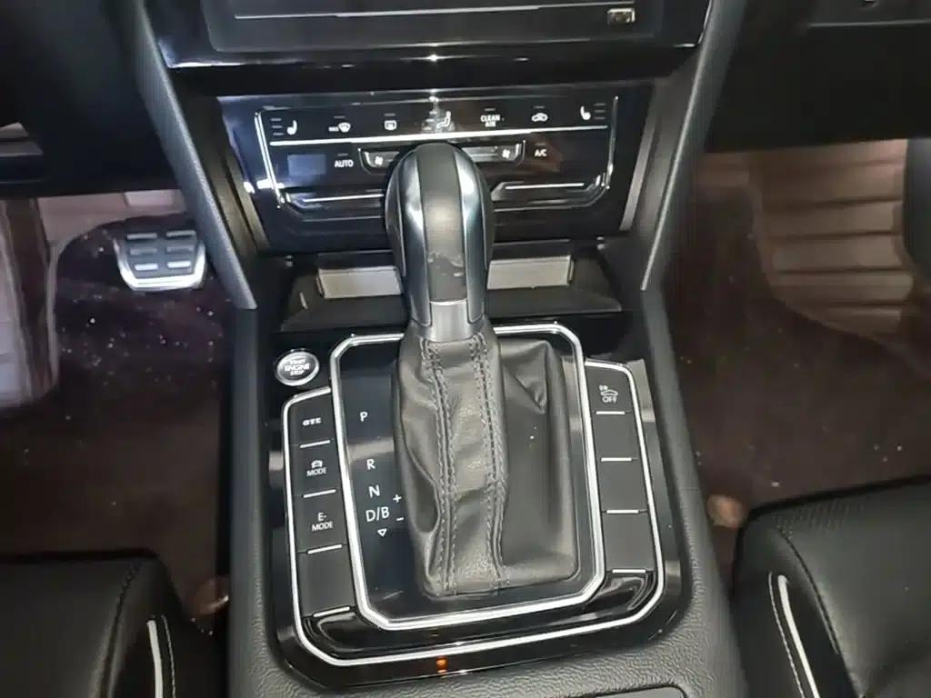 2020 Volkswagen Passat PHEV GTE Premium — миниатюра 14