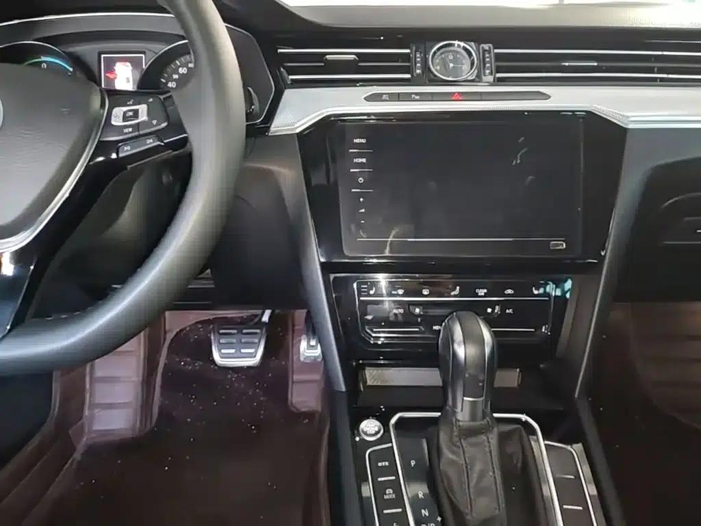 2020 Volkswagen Passat PHEV GTE Premium — миниатюра 10