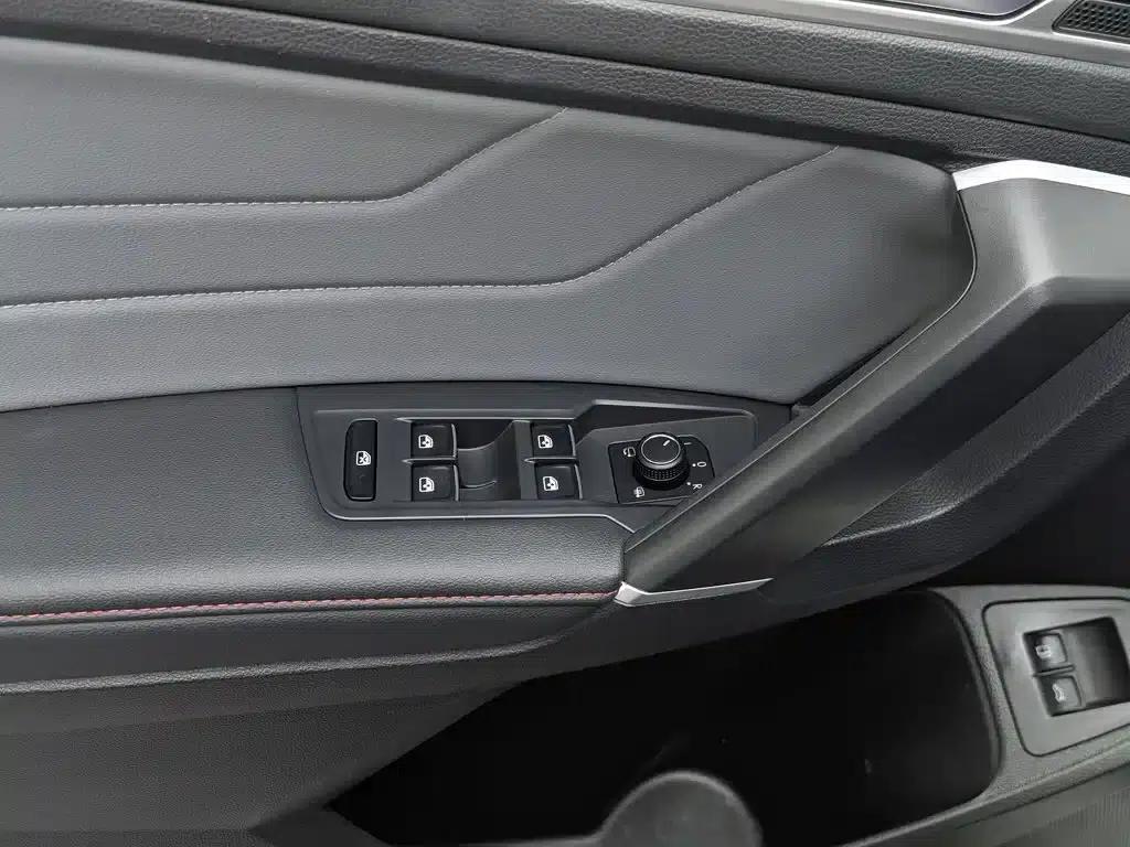 Tiguan L Plug-in Hybrid 2023 430PHEV Plug-in Hybrid Flagship Edition — миниатюра 9