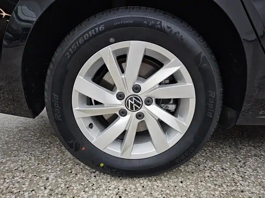 2022 Volkswagen Passat Plug-in Hybrid 430PHEV Hybrid Business Edition — миниатюра 15