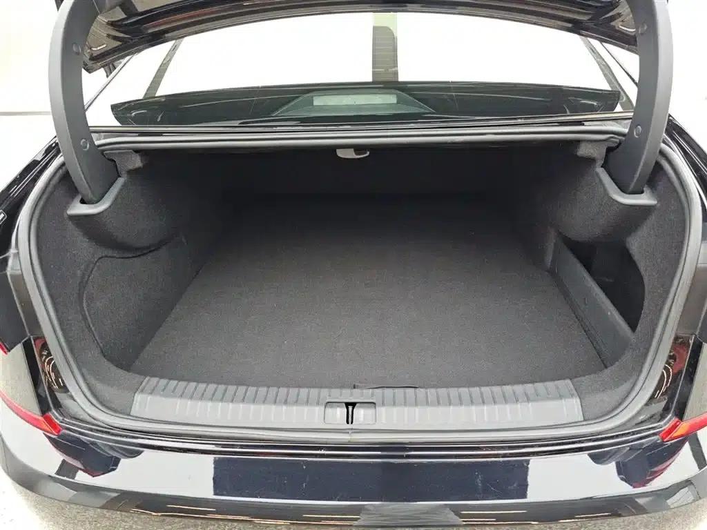 2022 Volkswagen Passat Plug-in Hybrid 430PHEV Hybrid Business Edition — миниатюра 16
