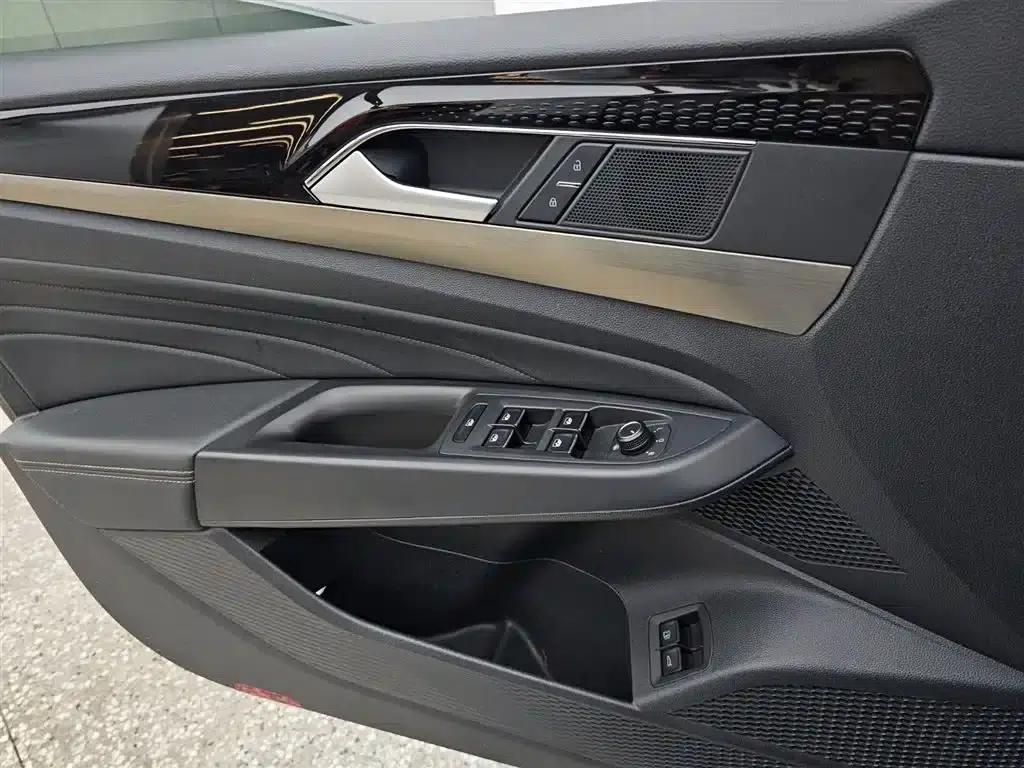 2022 Volkswagen Passat Plug-in Hybrid 430PHEV Hybrid Business Edition — миниатюра 8