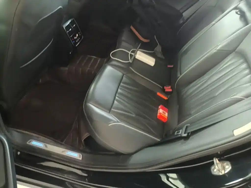 2023 Volkswagen Passat Plug-in Hybrid 430PHEV Hybrid Luxury Edition — миниатюра 17