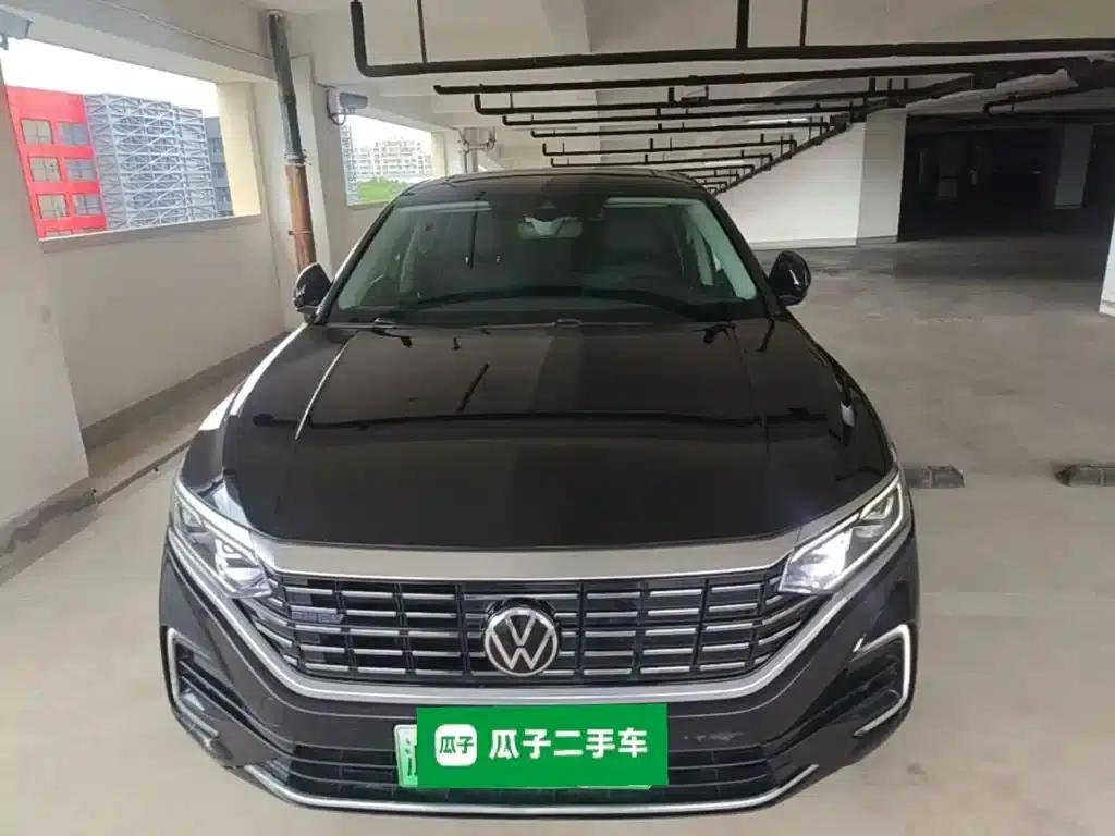 2023 Volkswagen Passat Plug-in Hybrid 430PHEV Hybrid Luxury Edition — миниатюра 3