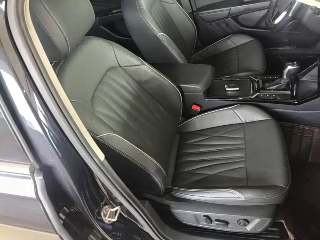 2023 Volkswagen Passat Plug-in Hybrid 430PHEV Hybrid Luxury Edition — миниатюра 25