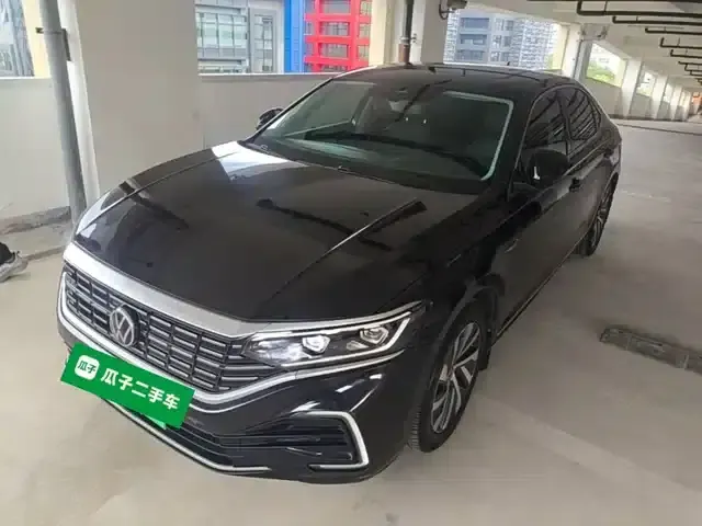 2023 Volkswagen Passat Plug-in Hybrid 430PHEV Hybrid Luxury Edition