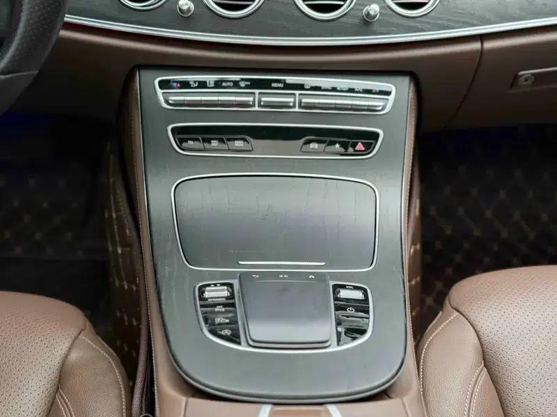 Mercedes-Benz E-Class 2021 Facelift E 300 L Luxury Sedan — миниатюра 13