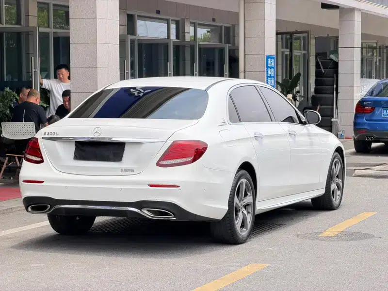 Mercedes-Benz E-Class 2017 E 300 L Sport Style — миниатюра 6