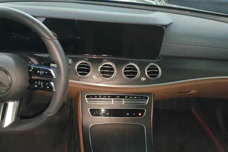 Mercedes-Benz E-Class 2022 E 300 L Luxury Sport Sedan — миниатюра 13