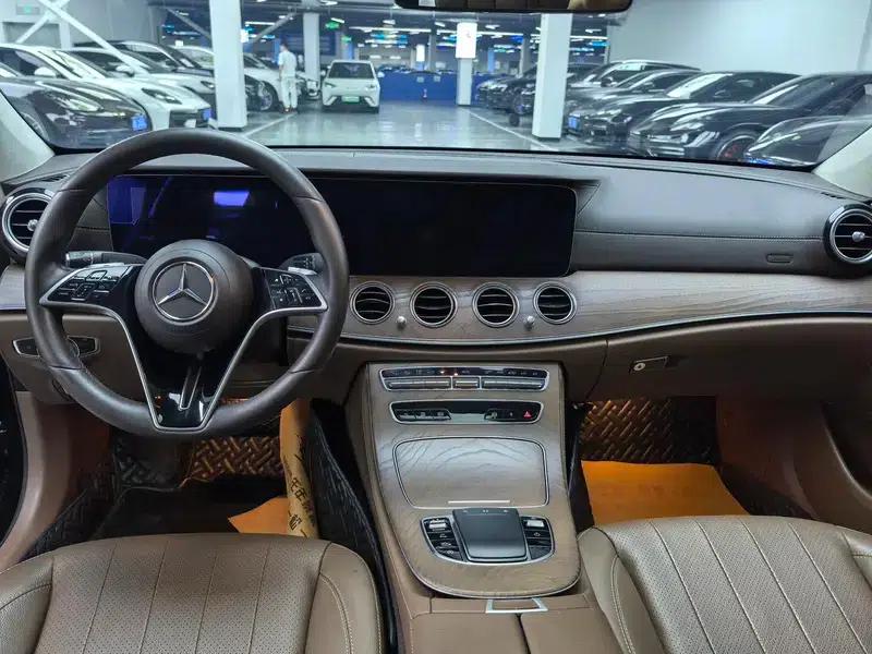 Mercedes-Benz E-Class 2021 E 300 L Fashion Sedan — миниатюра 13